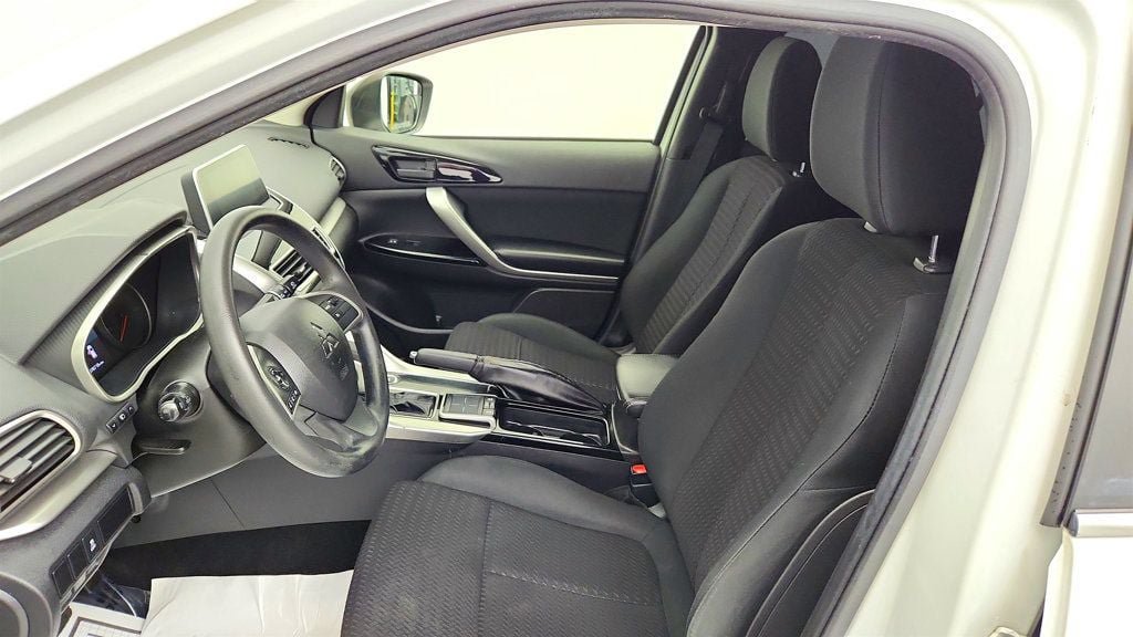 Used 2019 Mitsubishi Eclipse Cross AWD image 19