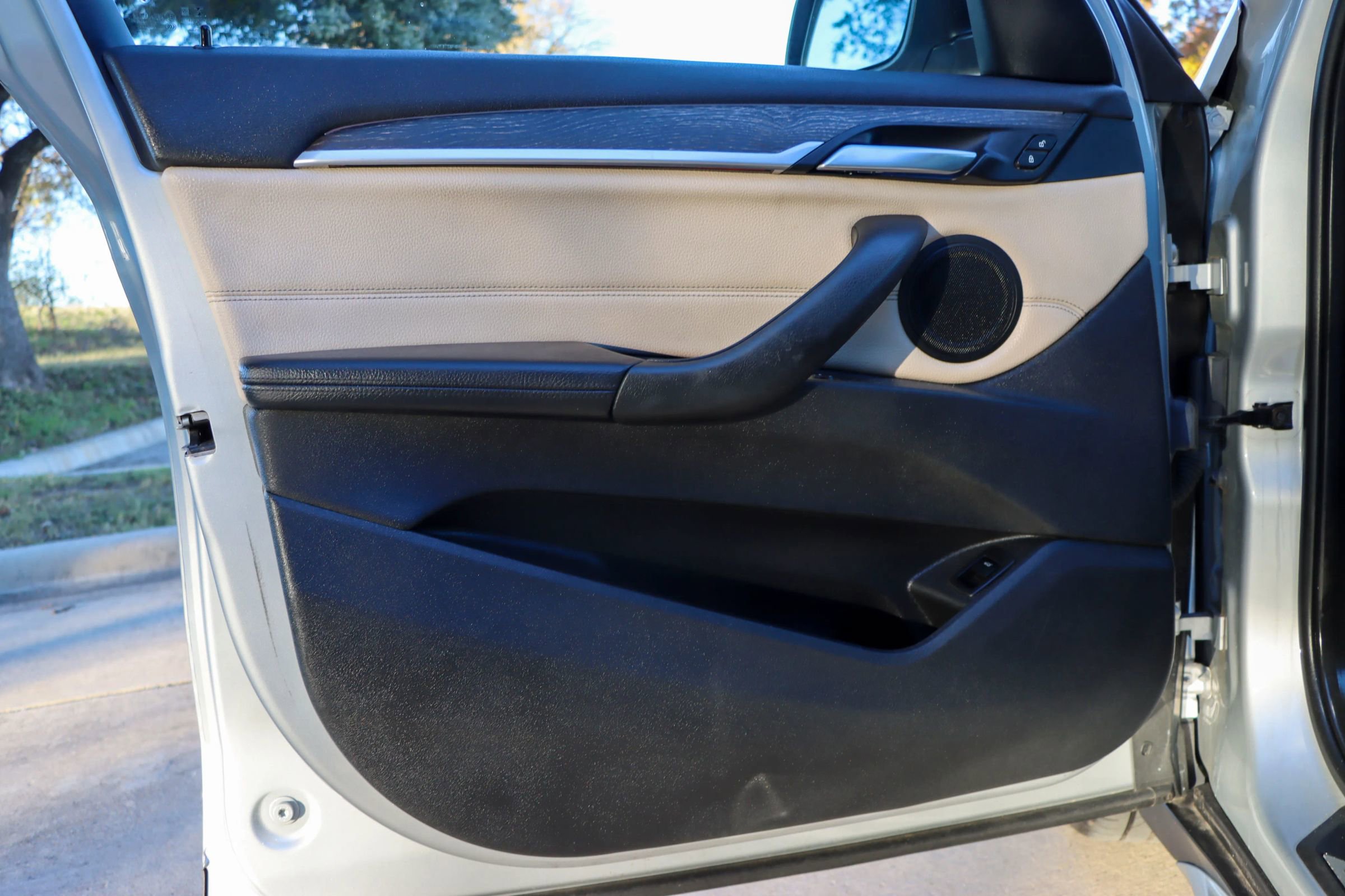 Used 2017 BMW X1 xDrive28i image 13