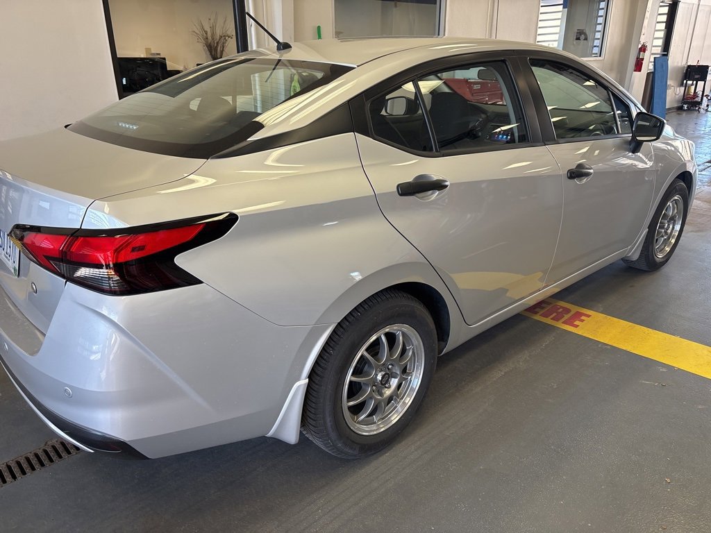Used 2025 Nissan Versa S w/ Trunk Package image 4