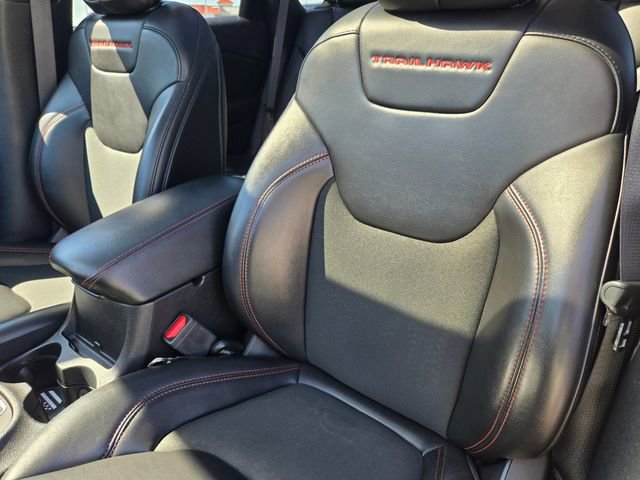 Used 2021 Jeep Cherokee Trailhawk w/ Sun, Sound & Nav Group AWD/4WD image 15