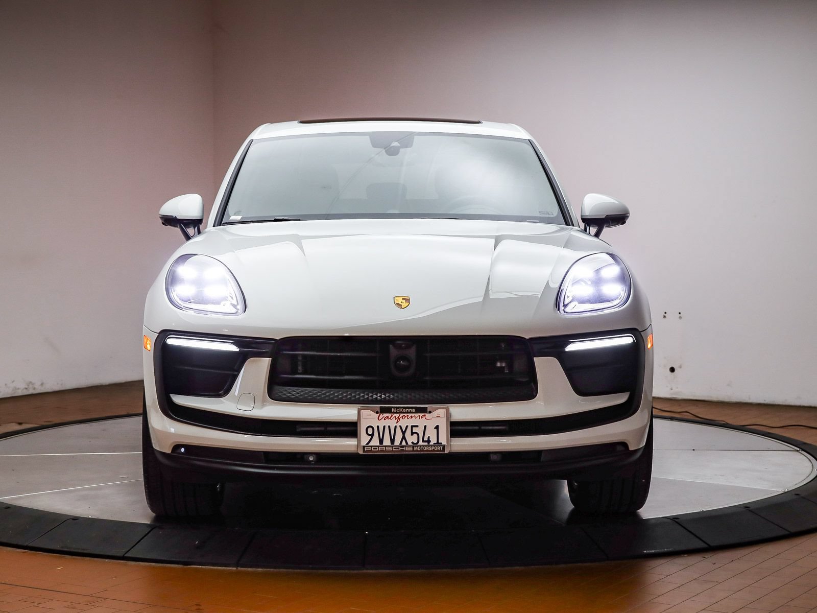 Certified 2026 Porsche Macan AWD/4WD image 28