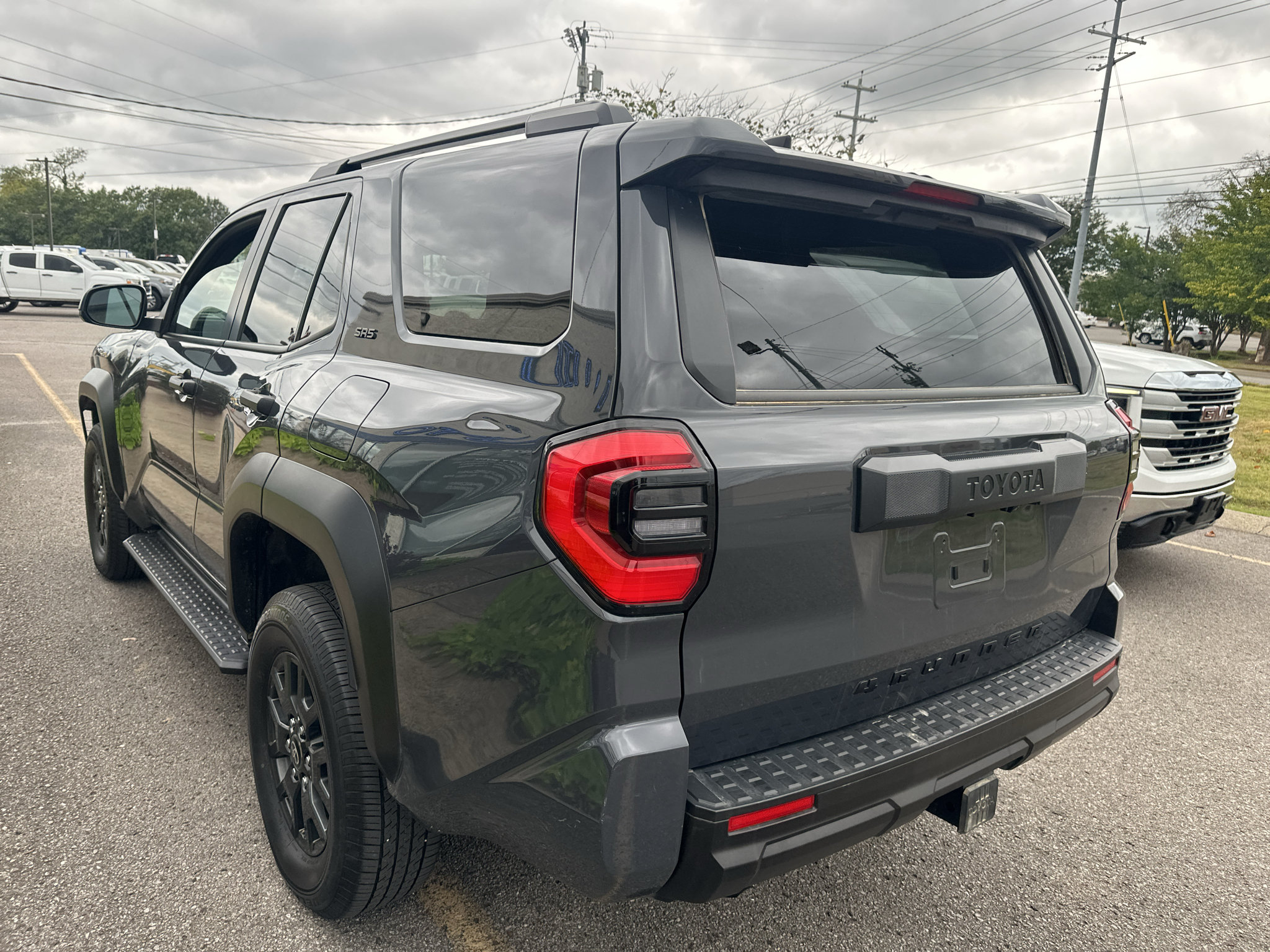Used 2025 Toyota 4Runner SR5 AWD/4WD image 6