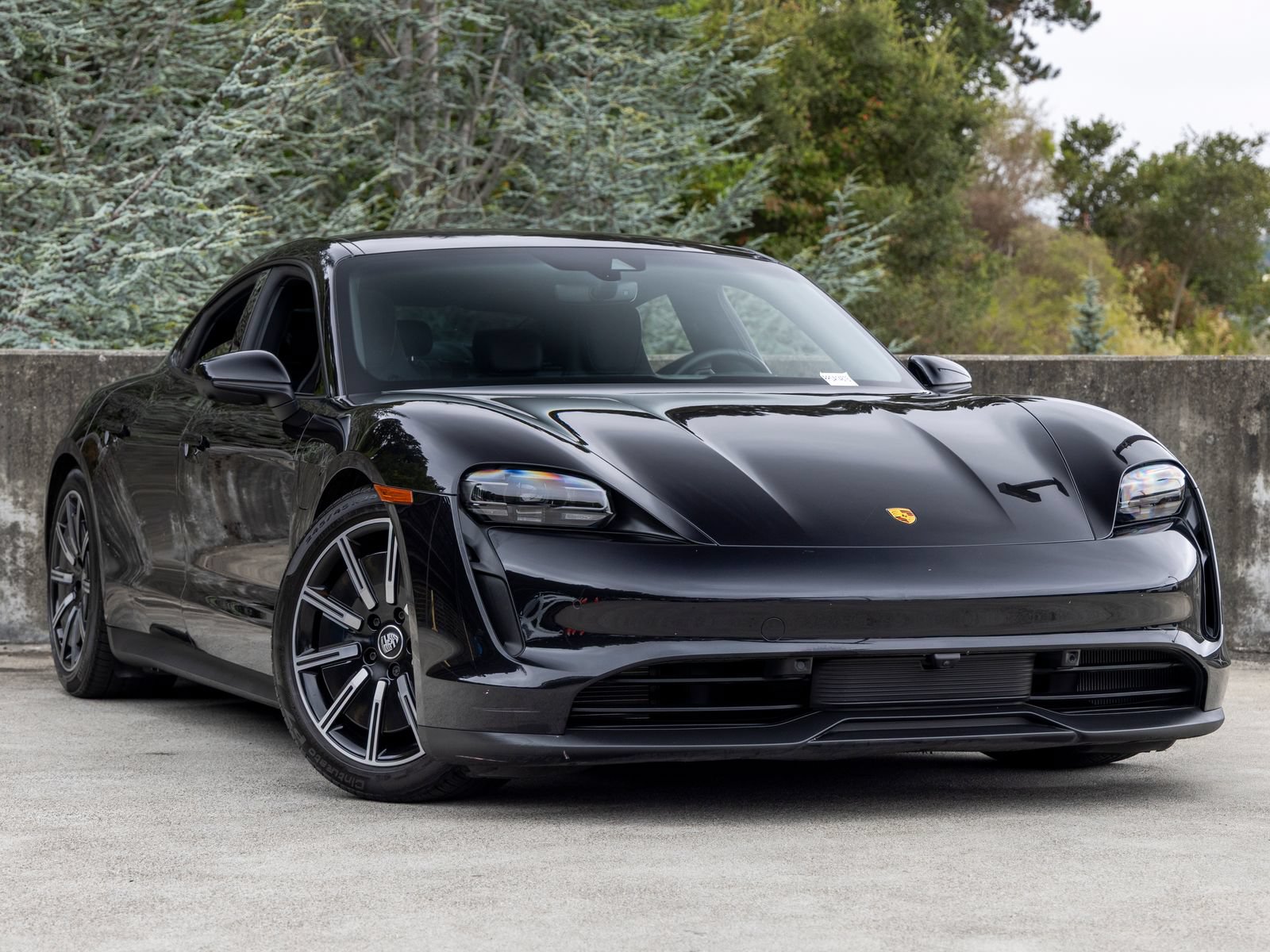 Certified 2023 Porsche Taycan w/ Premium Package RWD image 6