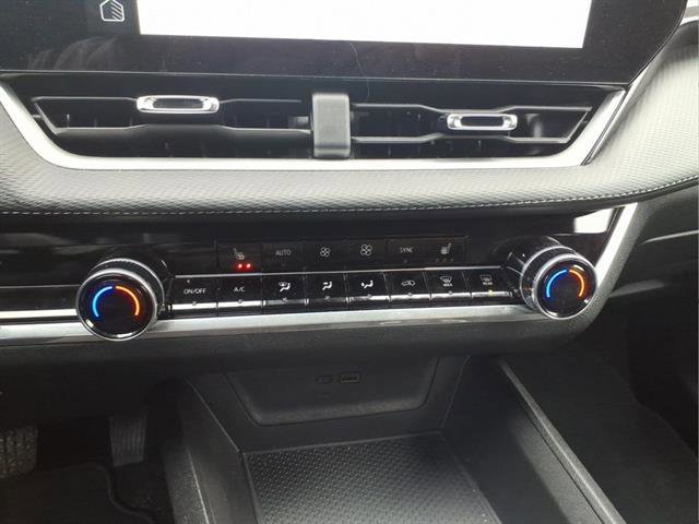 Certified 2025 Chevrolet Equinox LT w/ Convenience Package II image 18