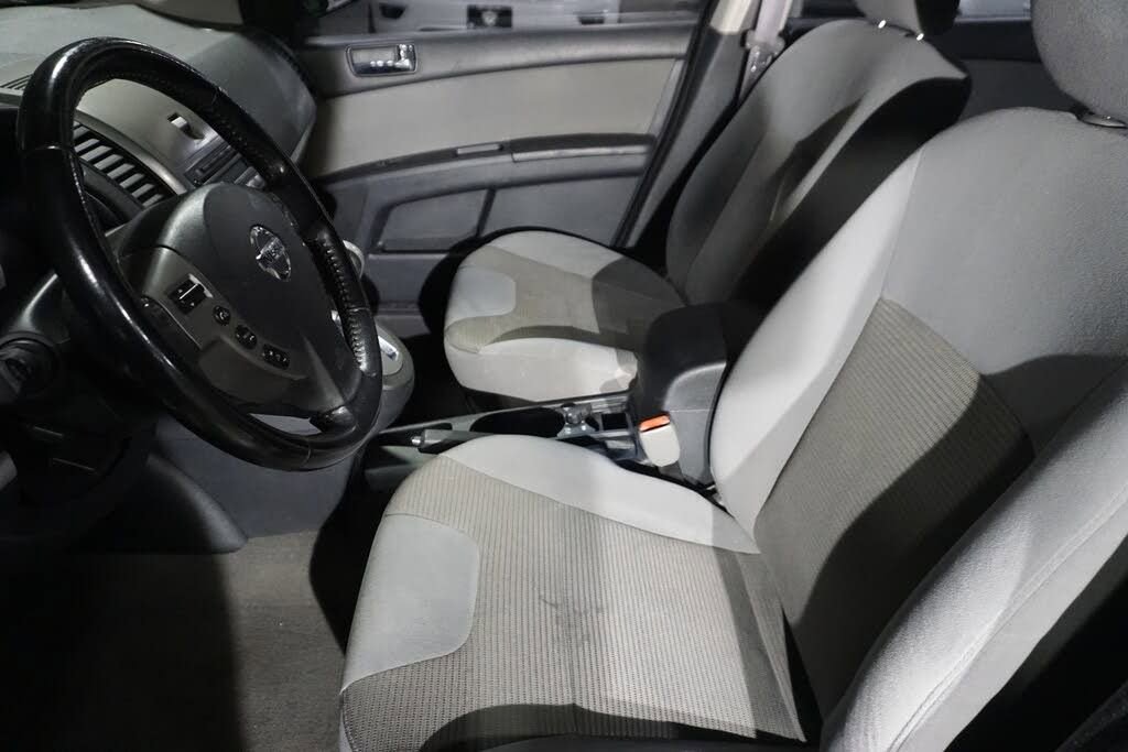 Used 2010 Nissan Sentra 2.0 S w/ Convenience Pkg FWD image 10