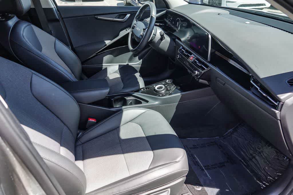 Certified 2024 Kia Niro Wind FWD image 15