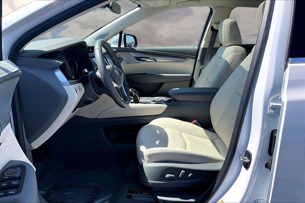 Certified 2024 Cadillac XT5 Premium Luxury w/ LPO, Floor Liner Package FWD image 18