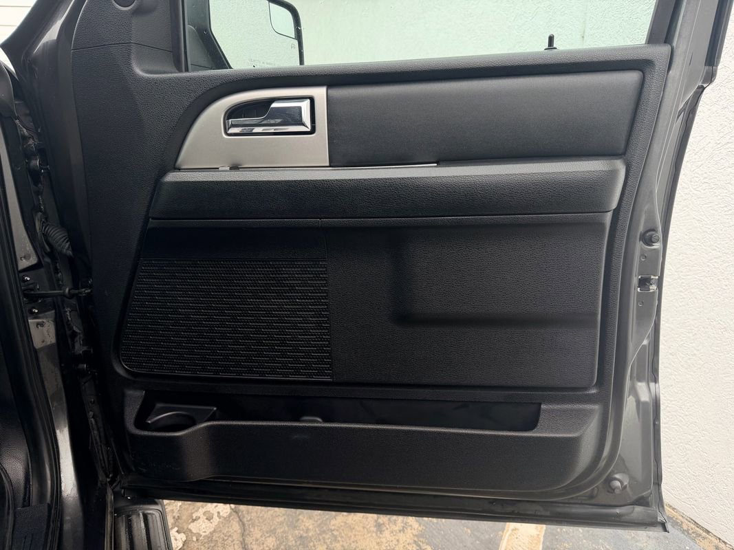 Used 2015 Ford Expedition EL XLT w/ Equipment Group 202A image 19