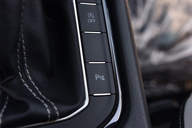 New 2026 Volkswagen Taos SE FWD image 17