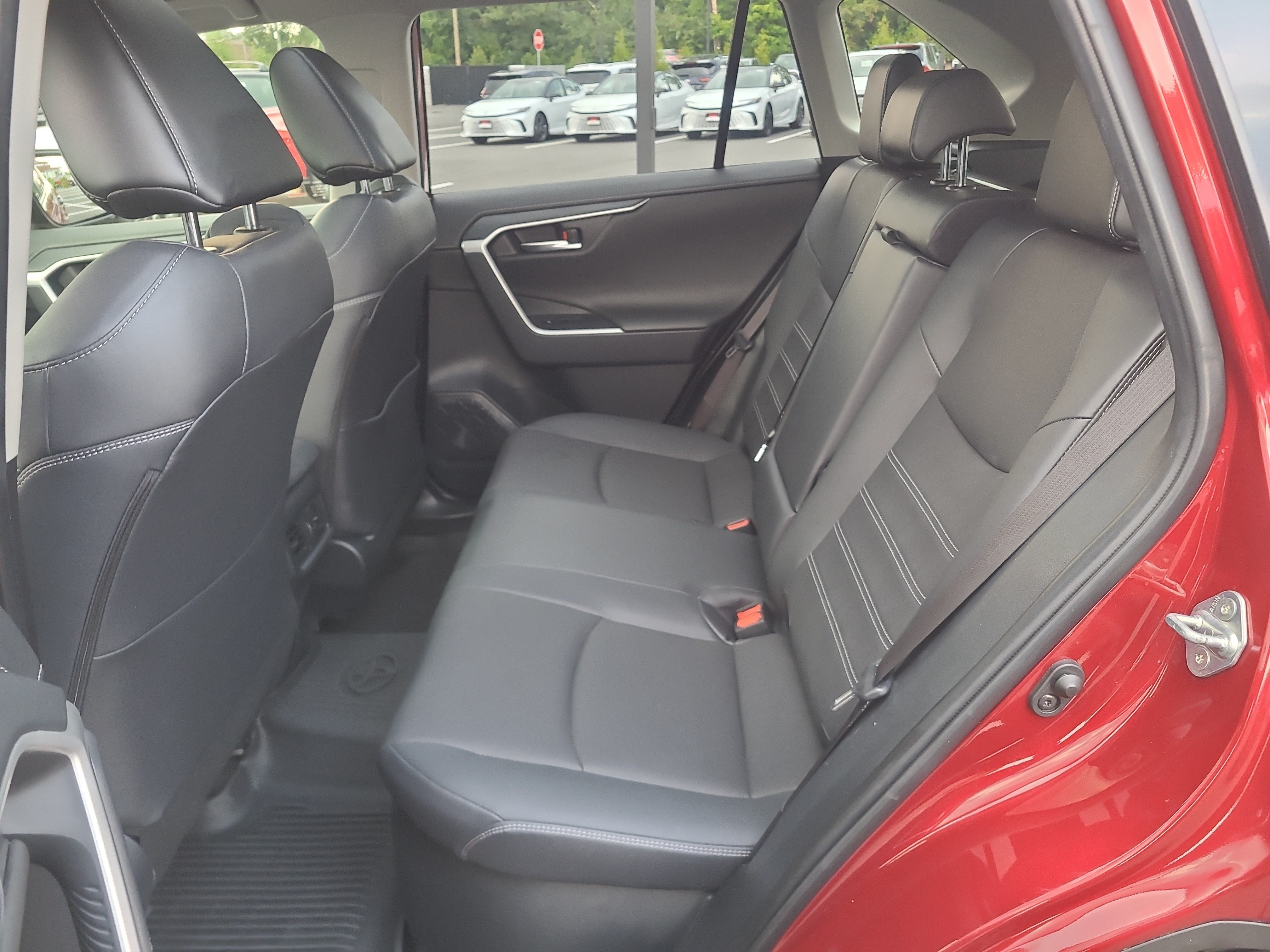 Certified 2025 Toyota RAV4 Limited w/ Advanced Technology Package AWD/4WD image 28