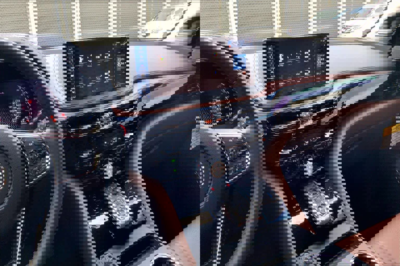 Certified 2025 Acura MDX SH-AWD w/ Technology Package image 6