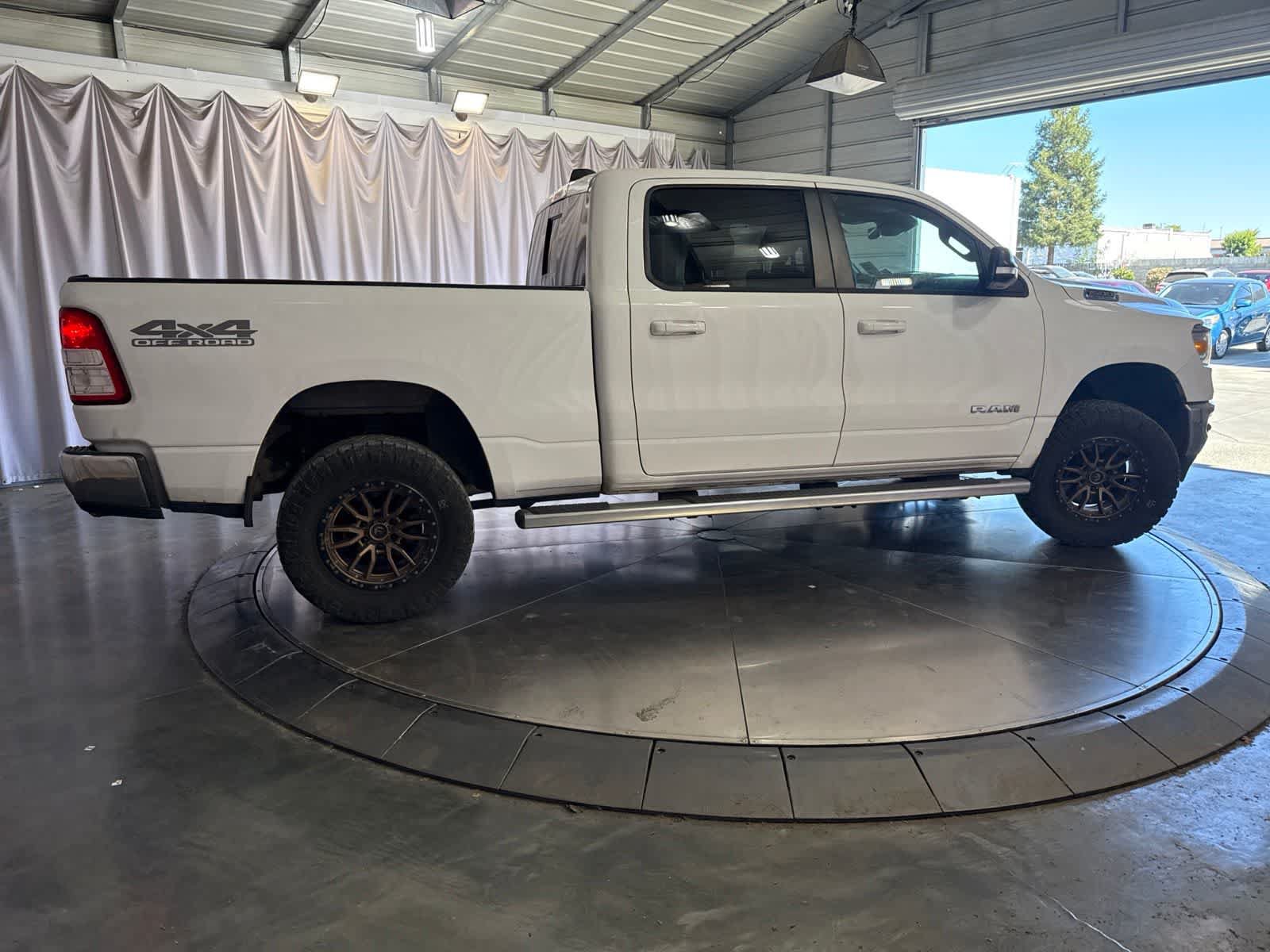 Used 2022 RAM 1500 Big Horn AWD/4WD image 4