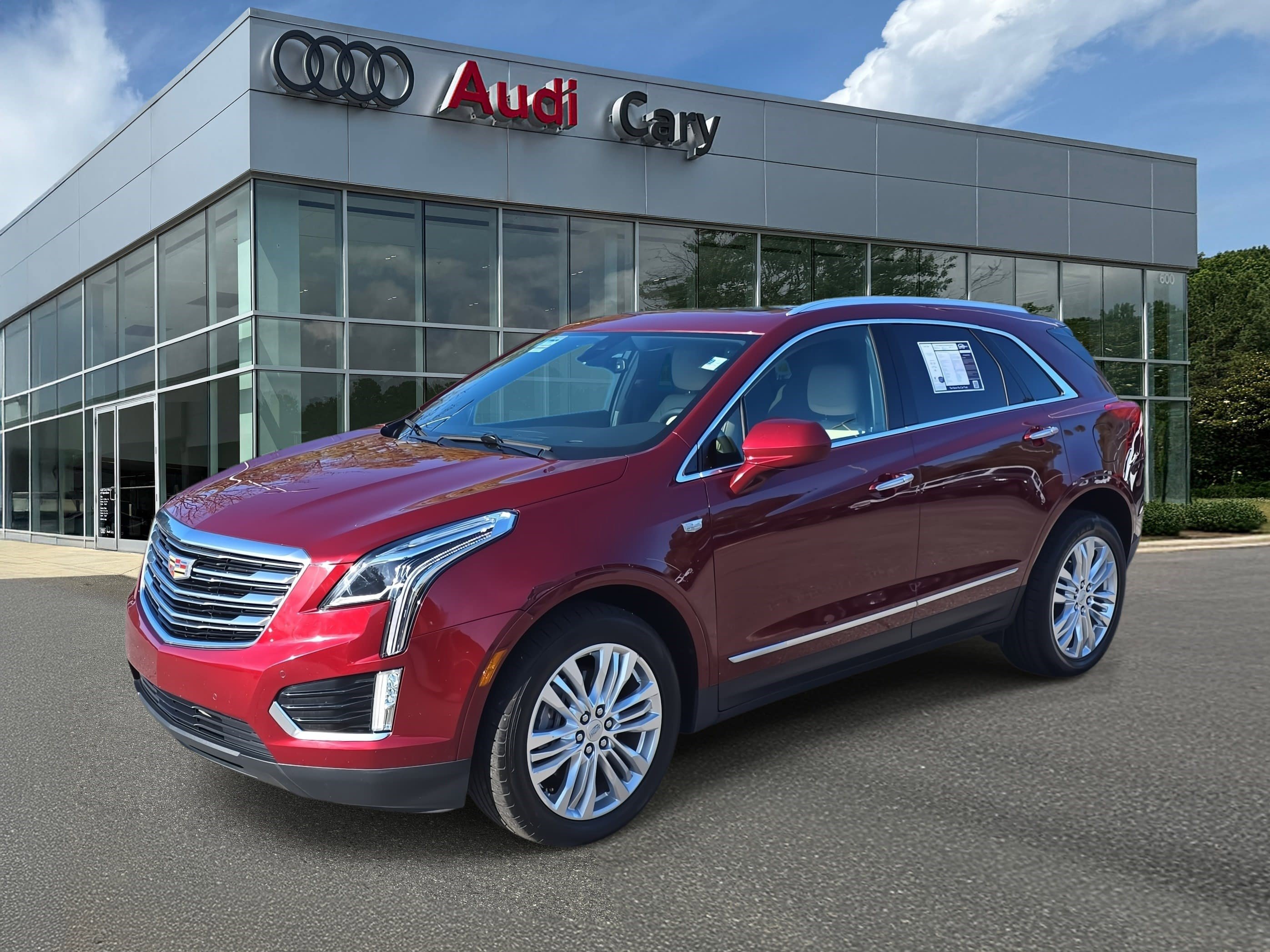 Used 2017 Cadillac XT5 Premium Luxury image 1