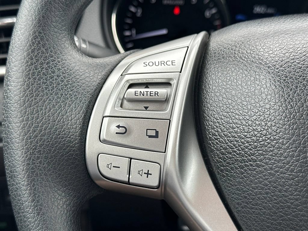 Used 2016 Nissan Rogue SV FWD image 20