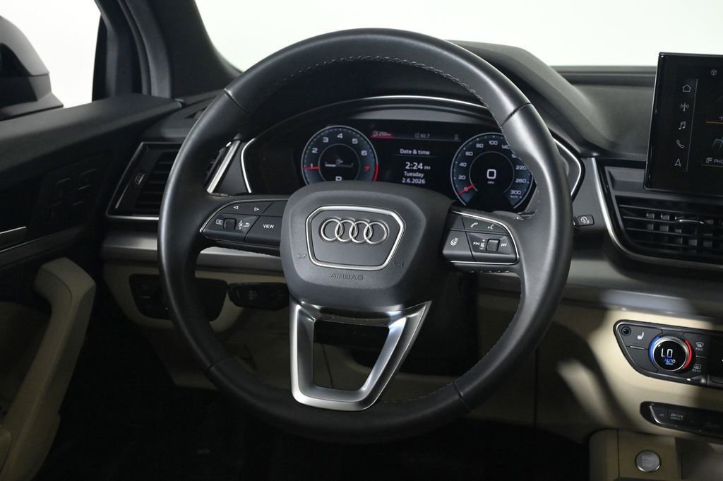 Used 2025 Audi Q5 2.0T Premium w/ Convenience Plus Package AWD/4WD image 10