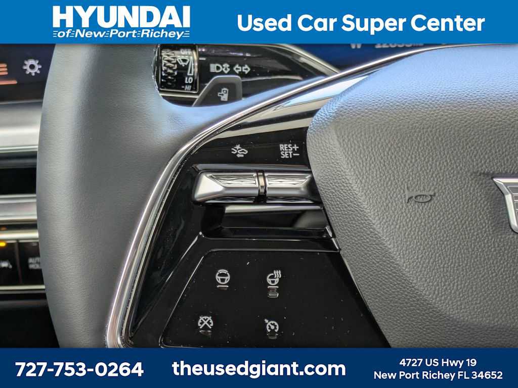 Used 2024 Cadillac Lyriq Luxury RWD image 37