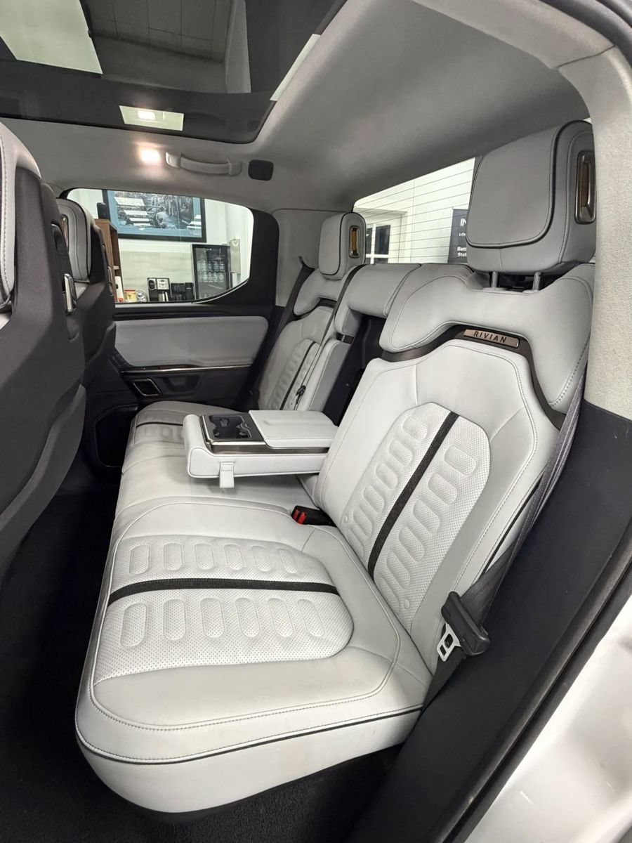 Used 2022 Rivian R1T Adventure AWD/4WD image 25