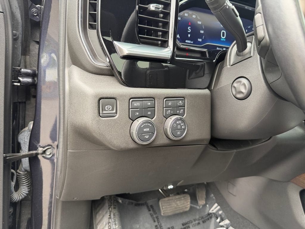 Used 2022 Chevrolet Silverado 1500 High Country w/ Z71 Off-Road Package AWD/4WD image 19