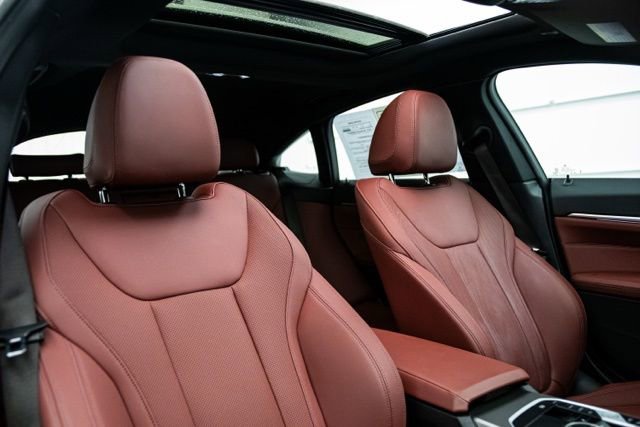 Used 2025 BMW 430i xDrive w/ M Sport Package image 14