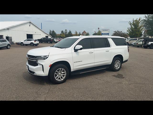 Used 2022 Chevrolet Suburban LT AWD/4WD image 4