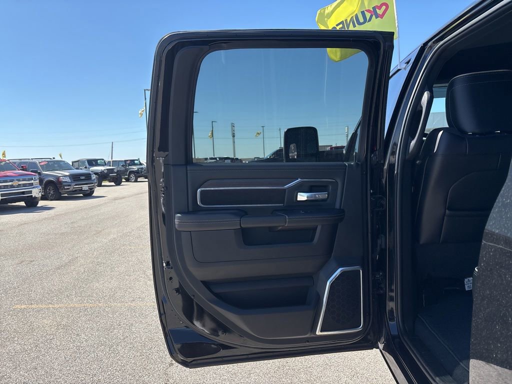 Used 2025 RAM 3500 Laramie w/ Max Tow Package AWD/4WD image 24