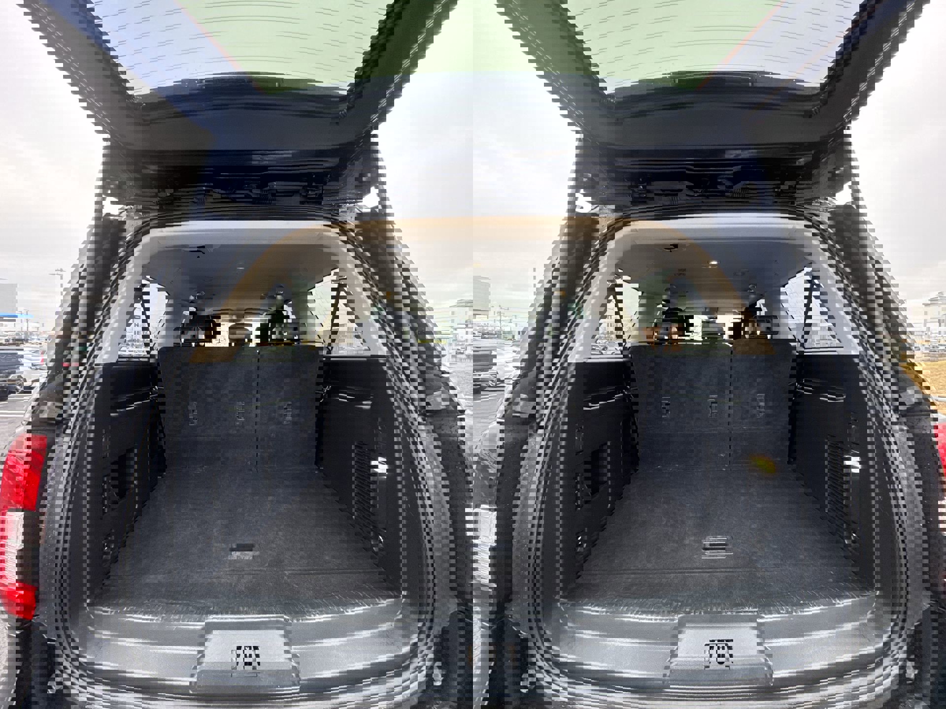 Used 2024 Ford Expedition Max XLT image 25