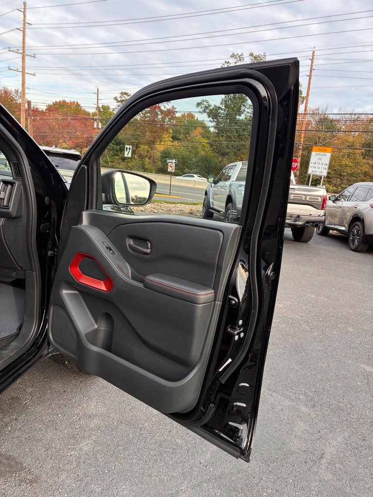 Used 2026 Nissan Frontier PRO-4X AWD/4WD image 21