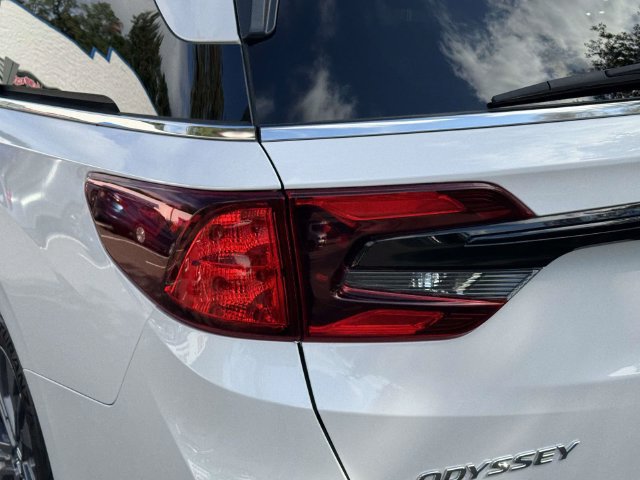 Used 2025 Honda Odyssey Touring image 16