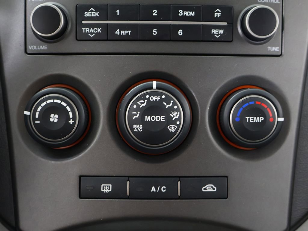 Used 2007 Kia Rondo LX w/ Convenience Pkg image 35