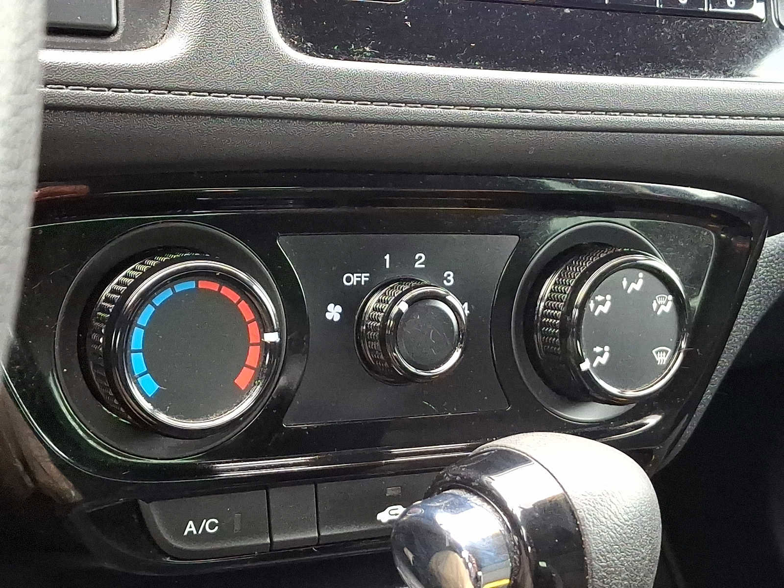 Used 2020 Honda HR-V LX image 15
