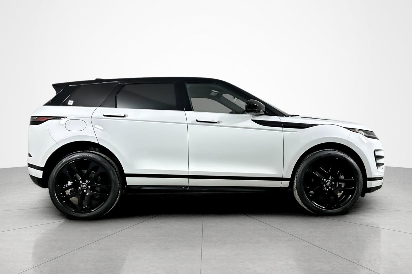 Used 2024 Land Rover Range Rover Evoque Dynamic SE image 6
