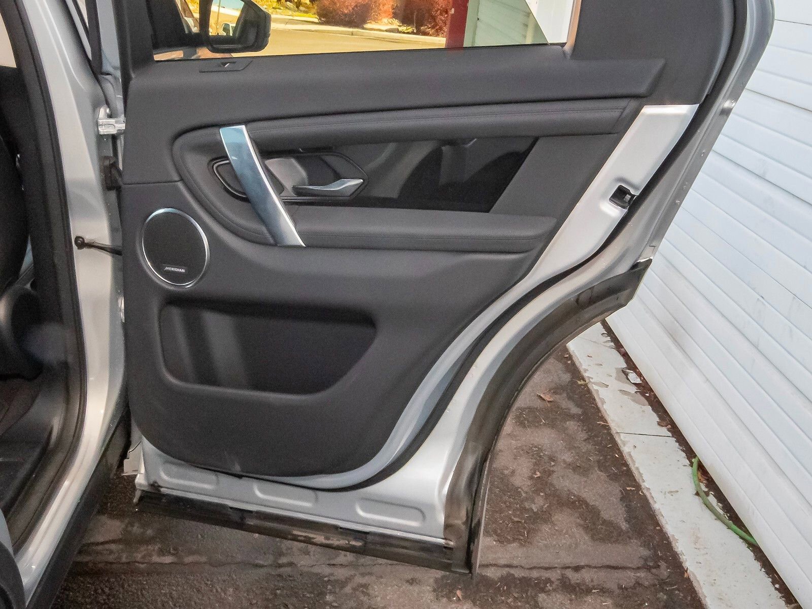 Used 2025 Land Rover Discovery Sport S image 45