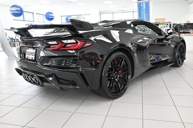 New 2027 Chevrolet Corvette Z06 RWD image 4