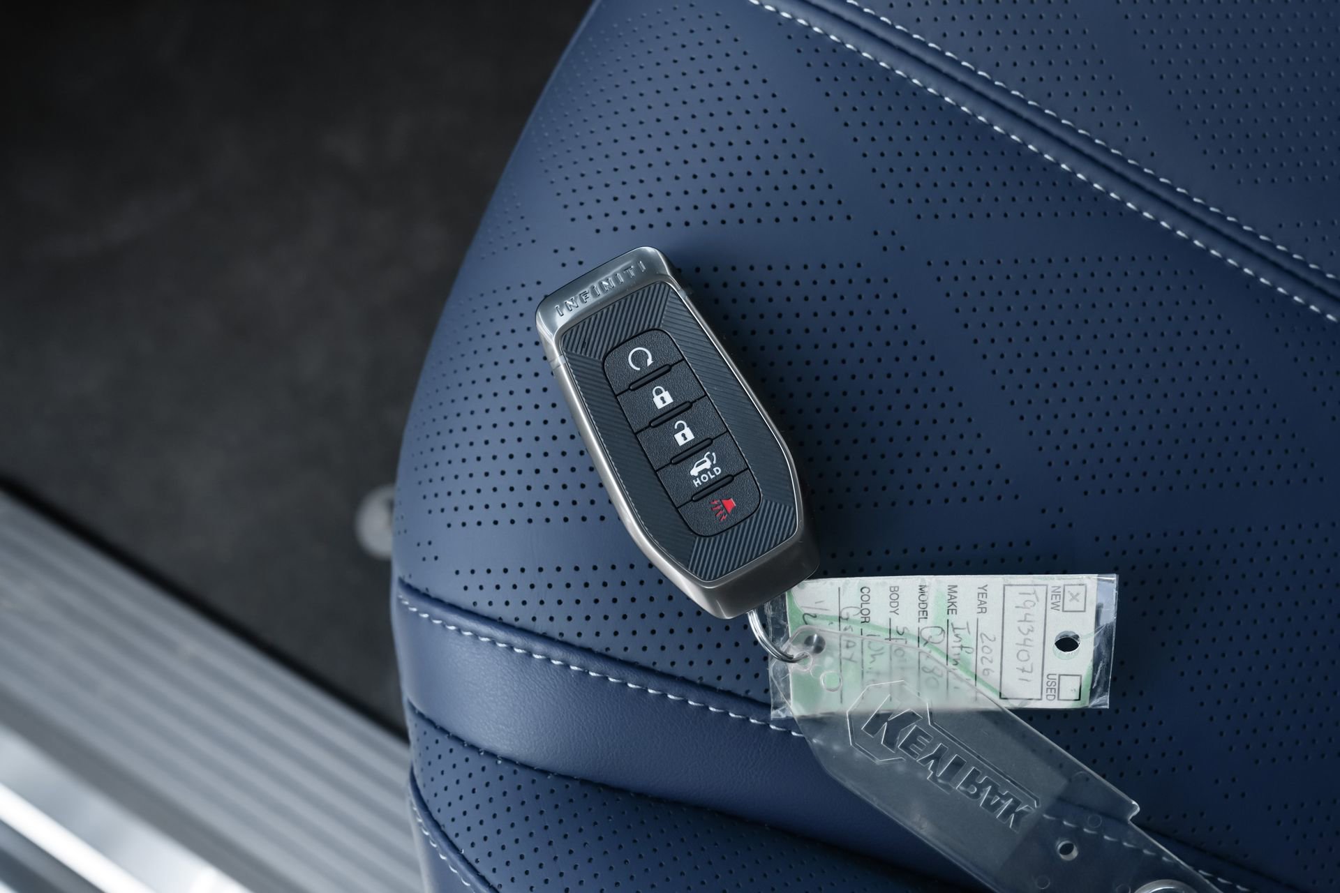 New 2026 INFINITI QX80 4WD w/ Sport Exterior Package image 37