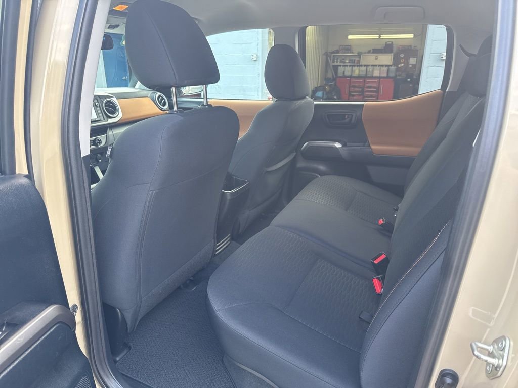 Used 2016 Toyota Tacoma SR5 w/ SR5 Appearance Package (SN) image 16