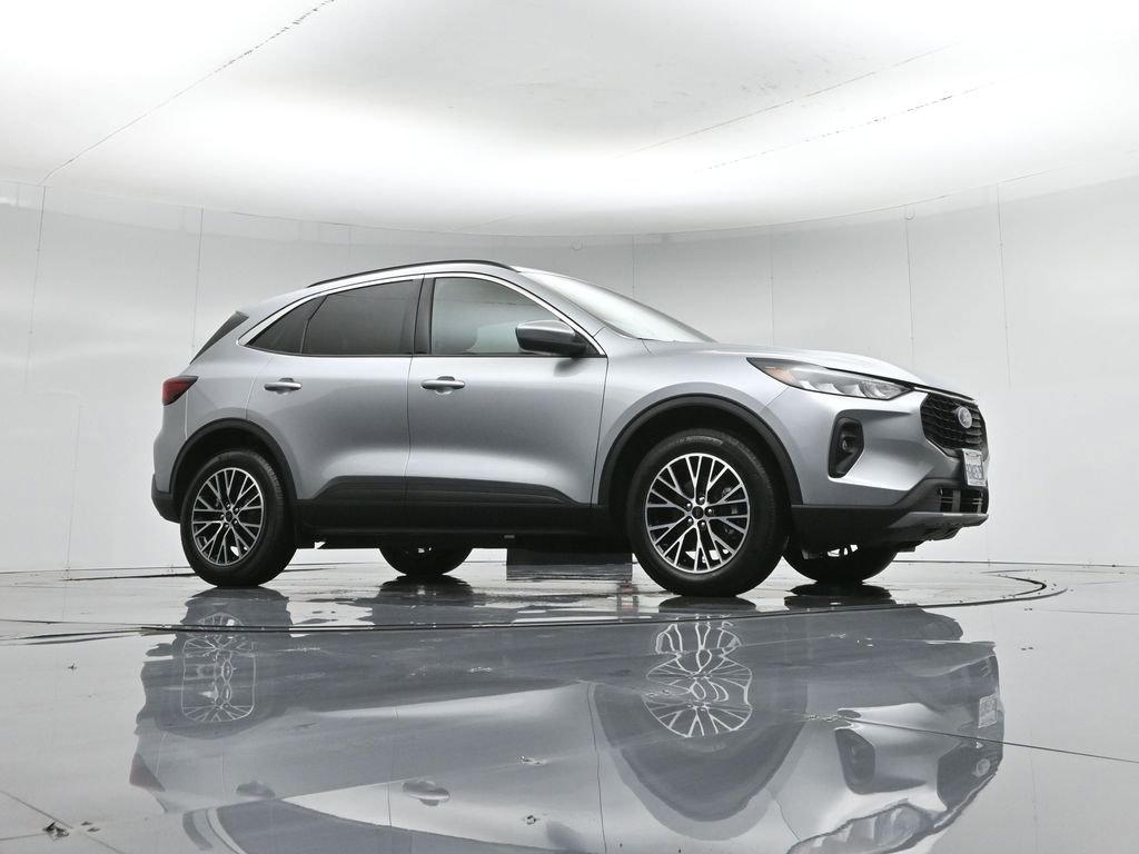 Certified 2023 Ford Escape SE image 4