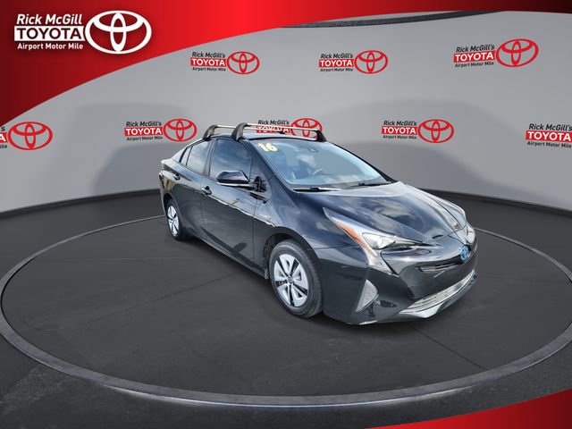 Used 2016 Toyota Prius Three w/ Advanced Technology Package image 2