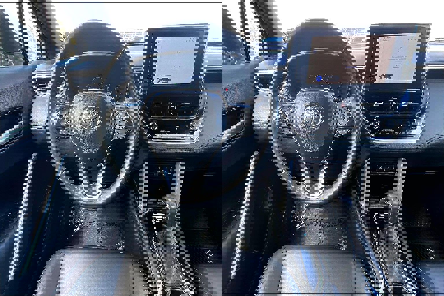 Used 2024 Toyota Corolla Cross XSE w/ Convenience Package image 5