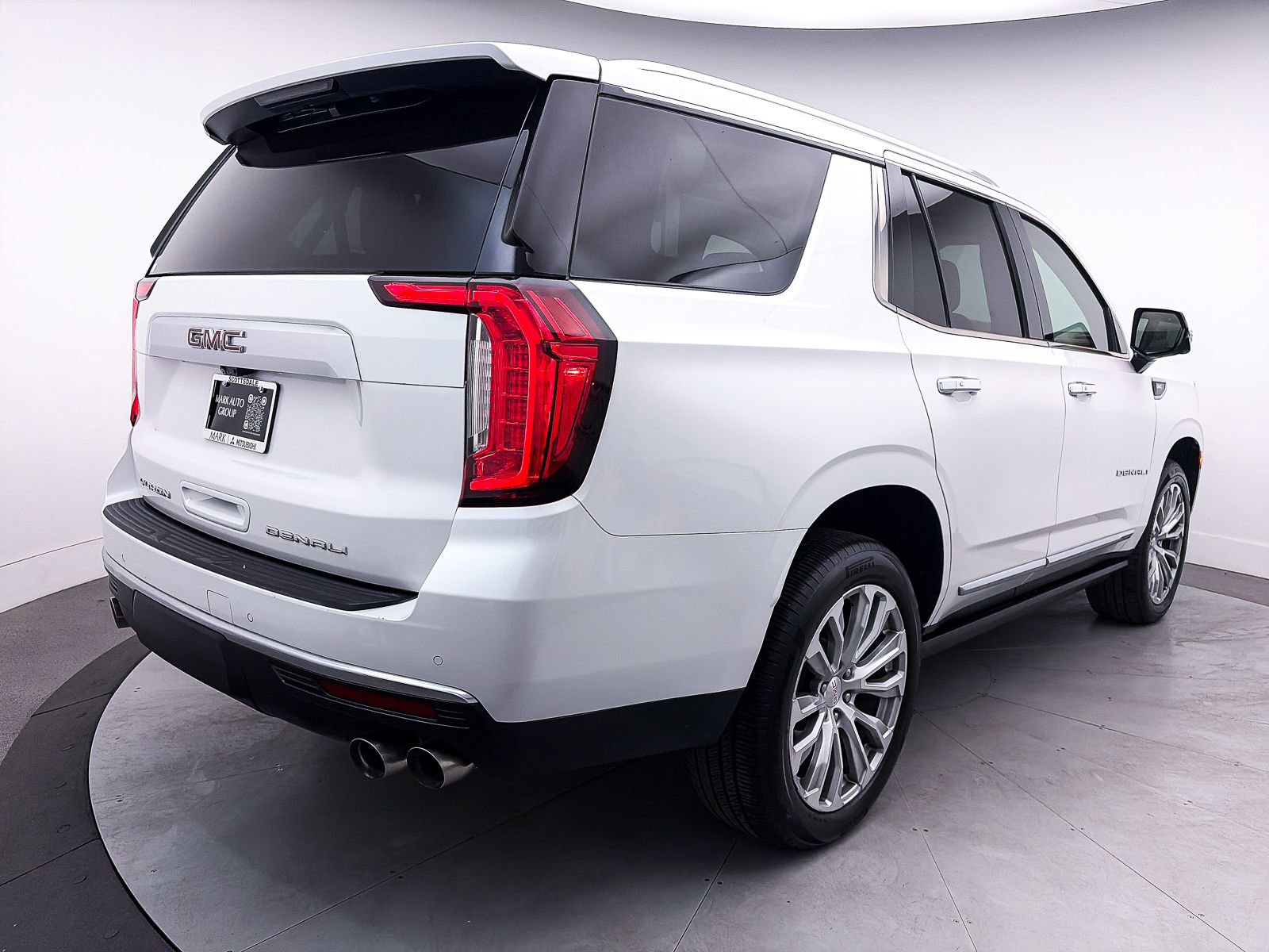 Used 2021 GMC Yukon Denali w/ Denali Premium Package image 19