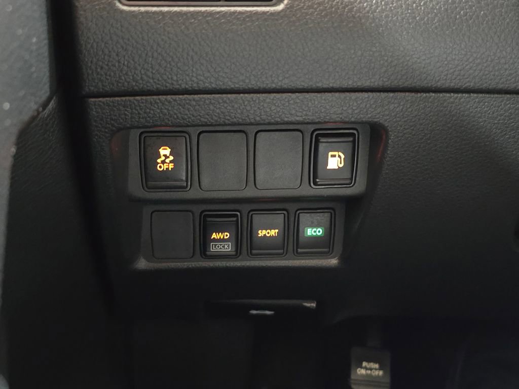 Used 2018 Nissan Rogue S AWD/4WD image 18