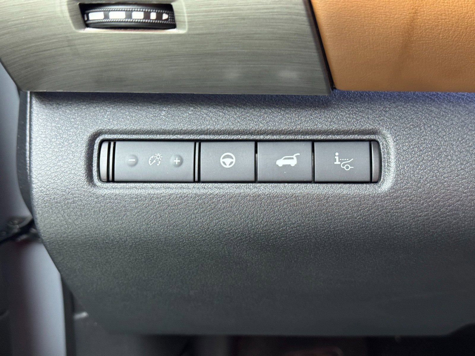 Used 2023 Nissan Pathfinder Platinum image 17