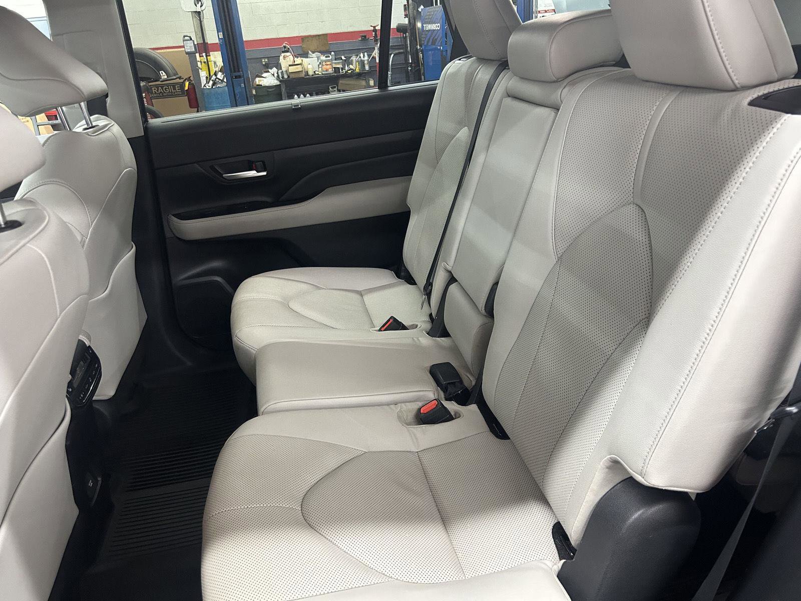 Used 2024 Toyota Grand Highlander Limited image 11