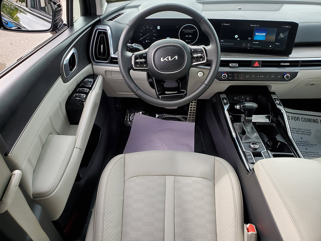 Used 2025 Kia Sorento SX AWD/4WD image 16