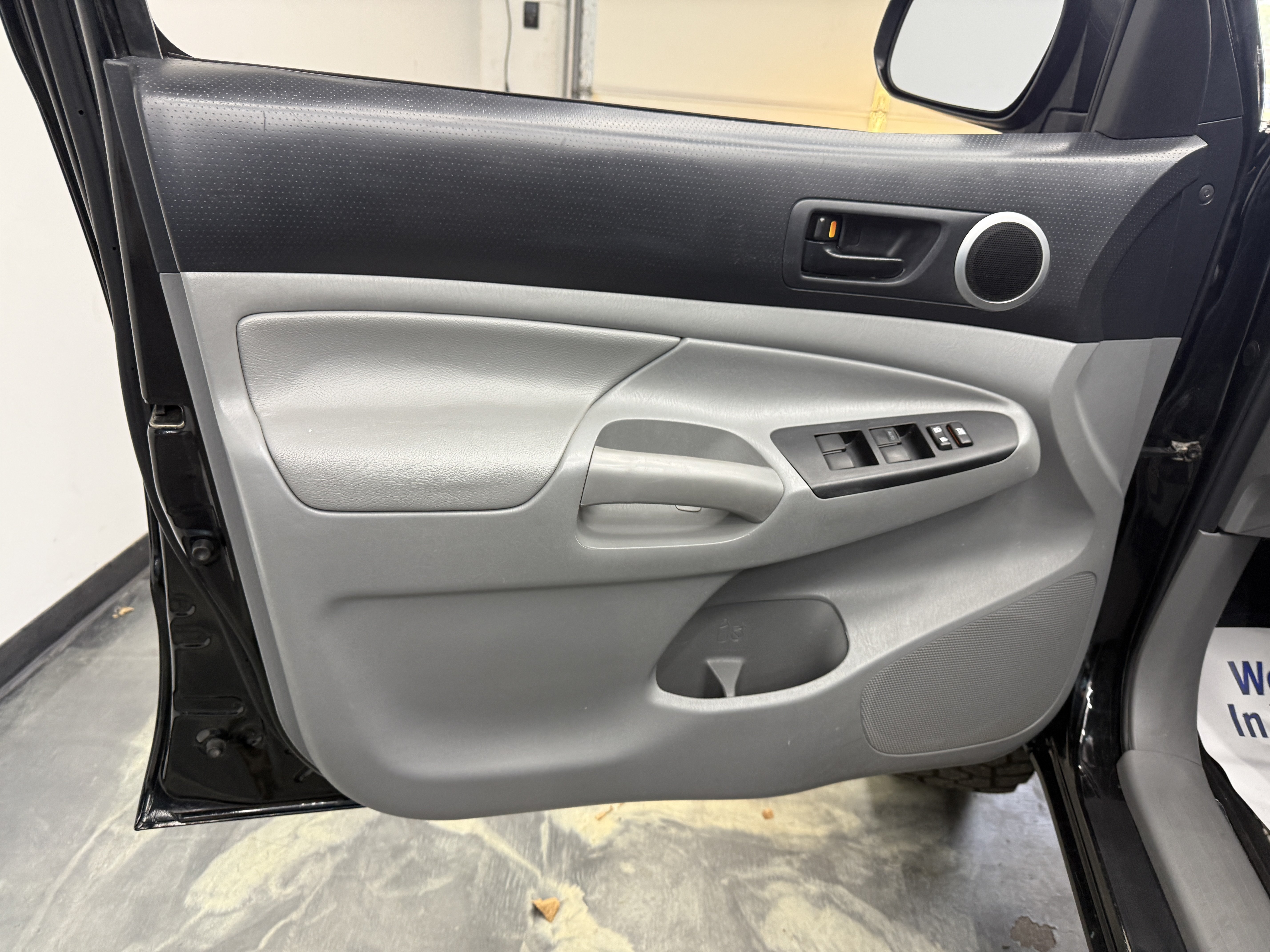 Used 2013 Toyota Tacoma 4x4 Double Cab w/ TRD T/X Baja Series image 9