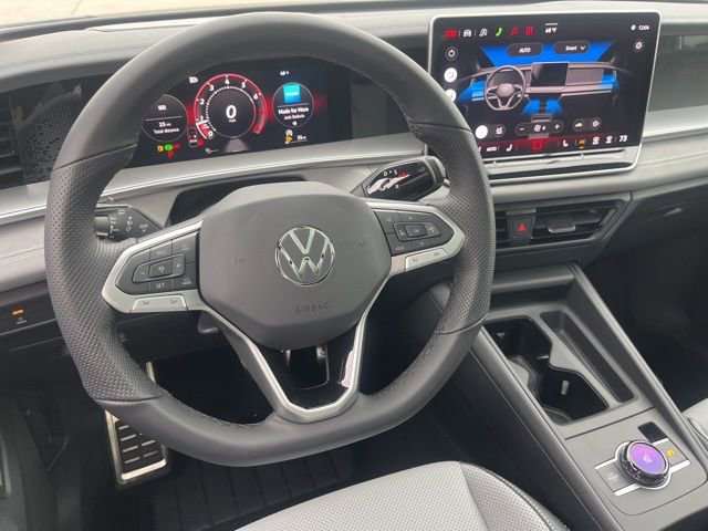 New 2026 Volkswagen Tiguan SE R-Line FWD image 30