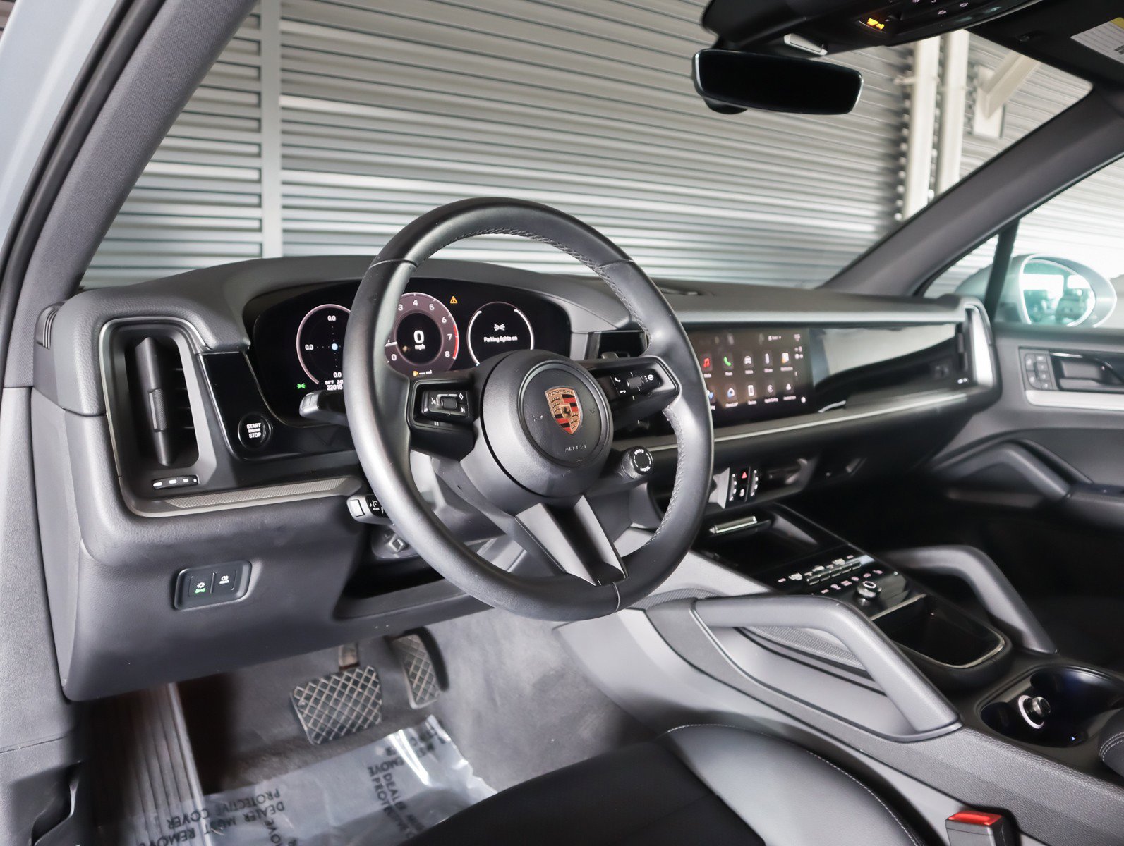 Certified 2024 Porsche Cayenne AWD/4WD image 4