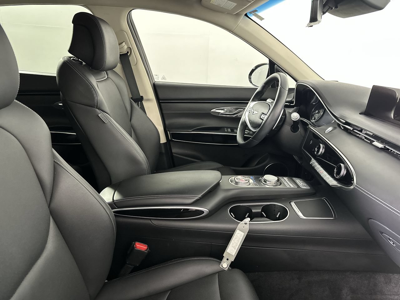 Used 2022 Genesis GV70 2.5T AWD/4WD image 12