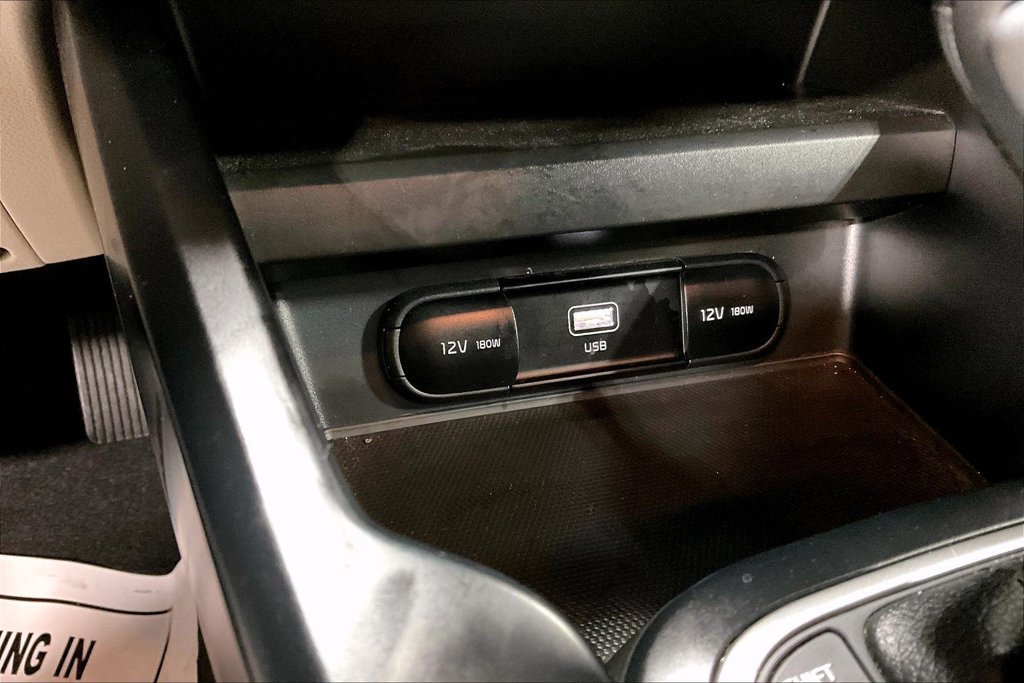 Used 2025 Kia Soul LX w/ LX Technology Package FWD image 30
