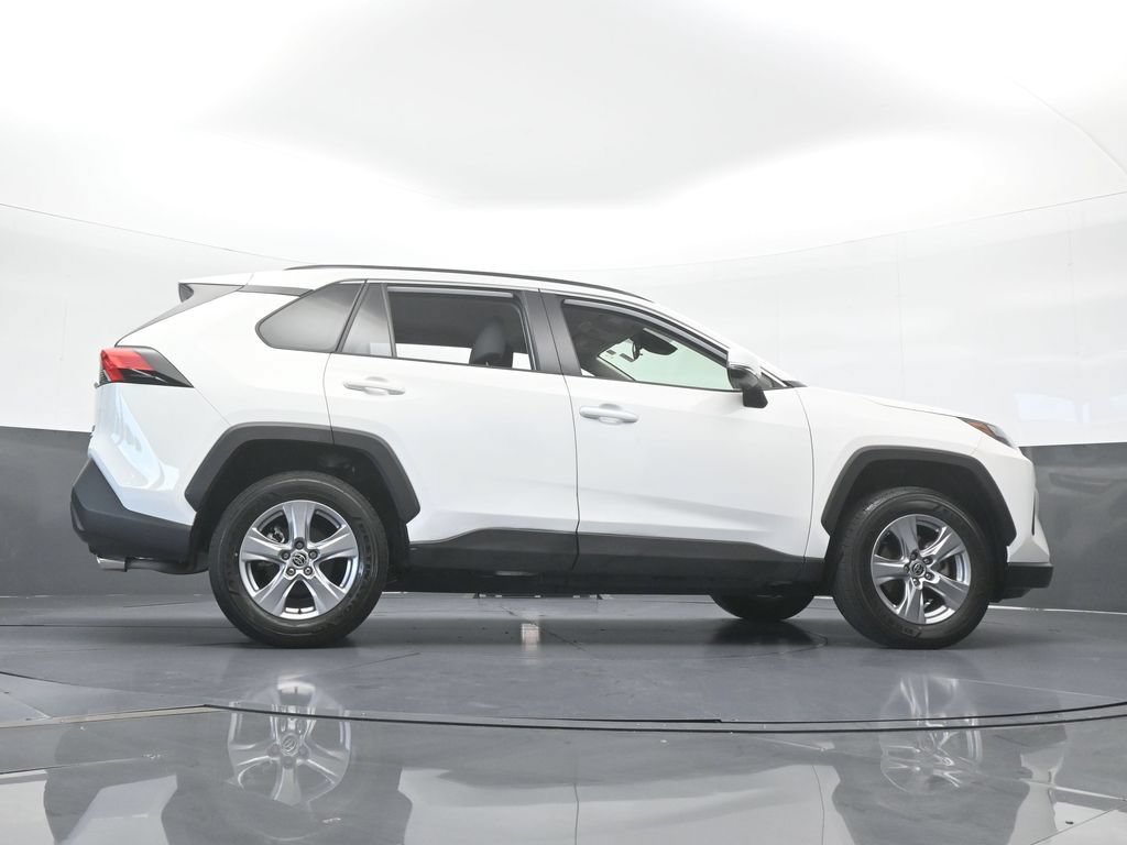 Used 2024 Toyota RAV4 XLE AWD/4WD image 57