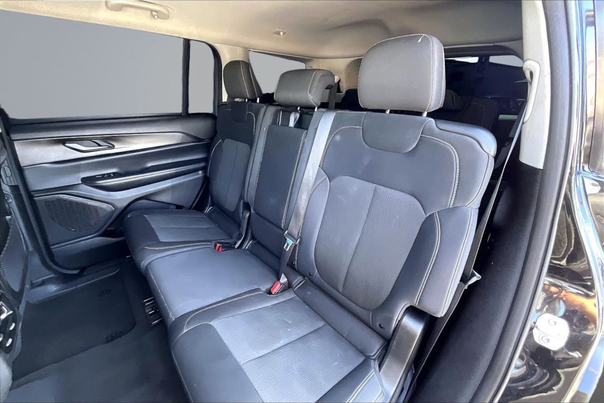 Used 2023 Jeep Grand Cherokee L Laredo w/ Luxury Tech Group I RWD image 26